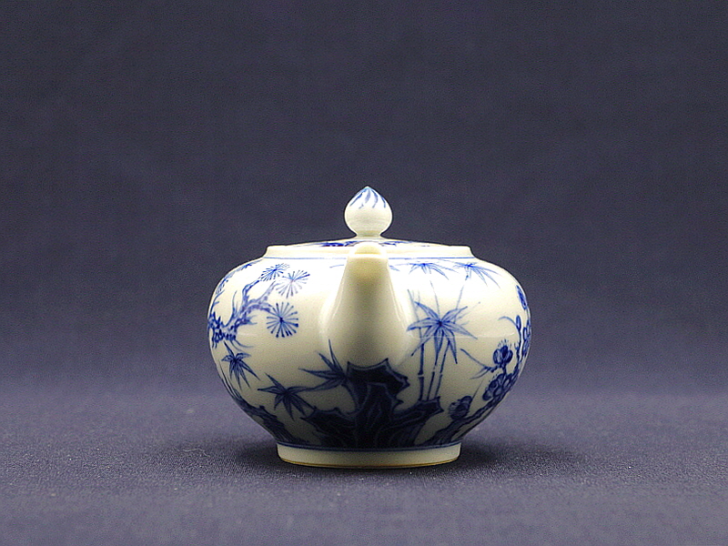 22. 청화 한삼우도문