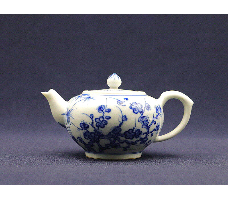 22. 청화 한삼우도문