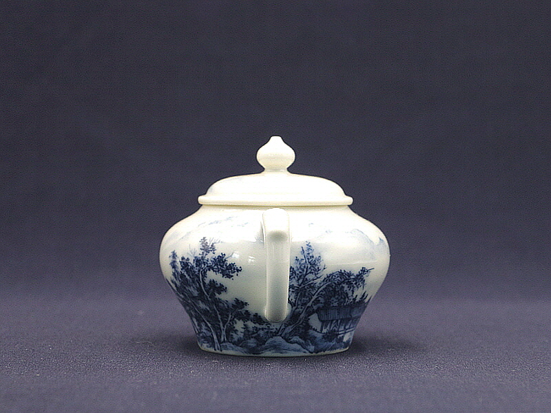 27. 청화 수묵담채 산수문