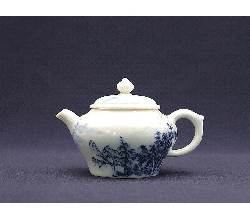 27. 청화 수묵담채 산수문