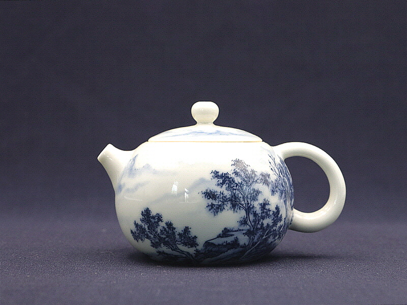 29. 청화 수묵담채 산수문