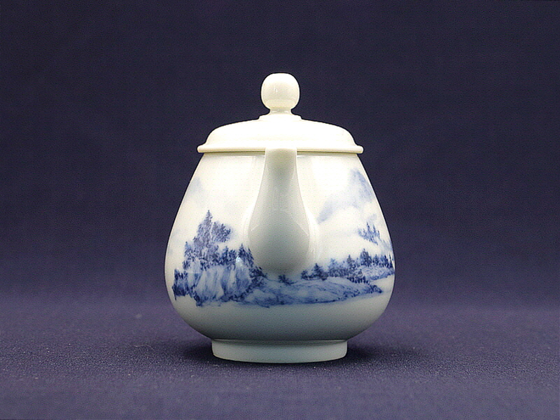 37. 청화 수묵담채 산수문