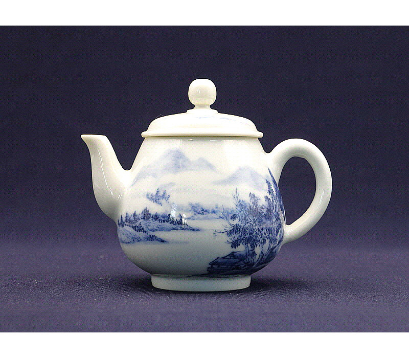 37. 청화 수묵담채 산수문