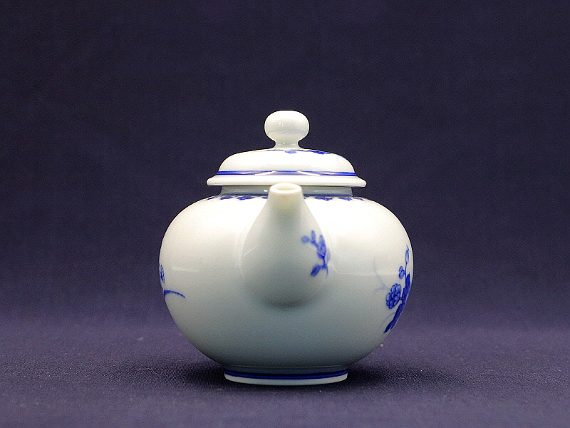 40. 청화 화접문