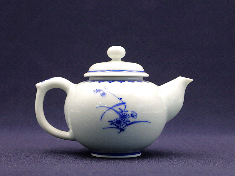 40. 청화 화접문