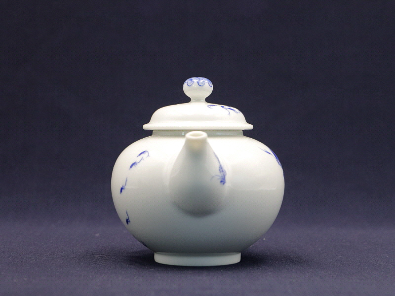 42. 청화 단취문