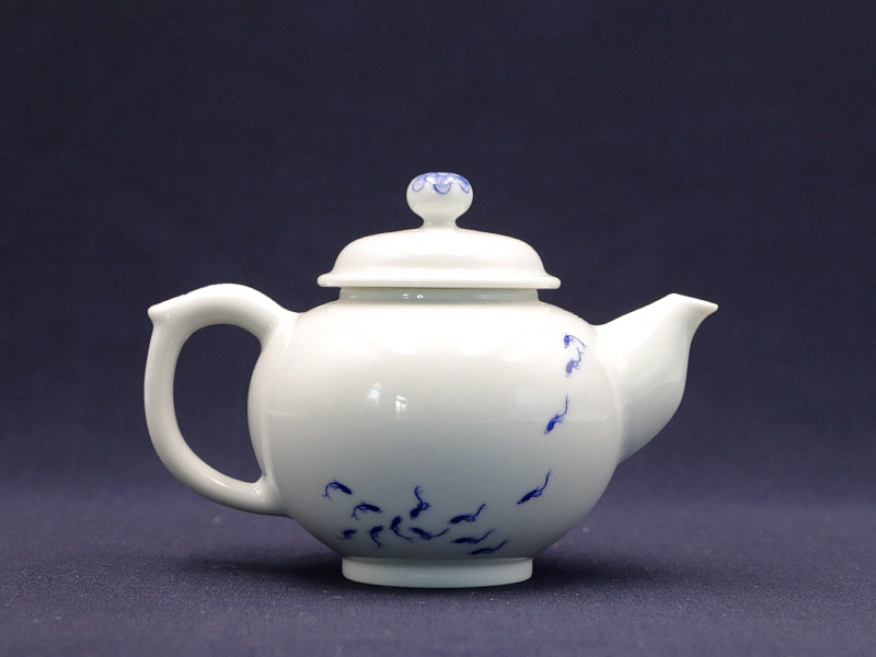 42. 청화 단취문