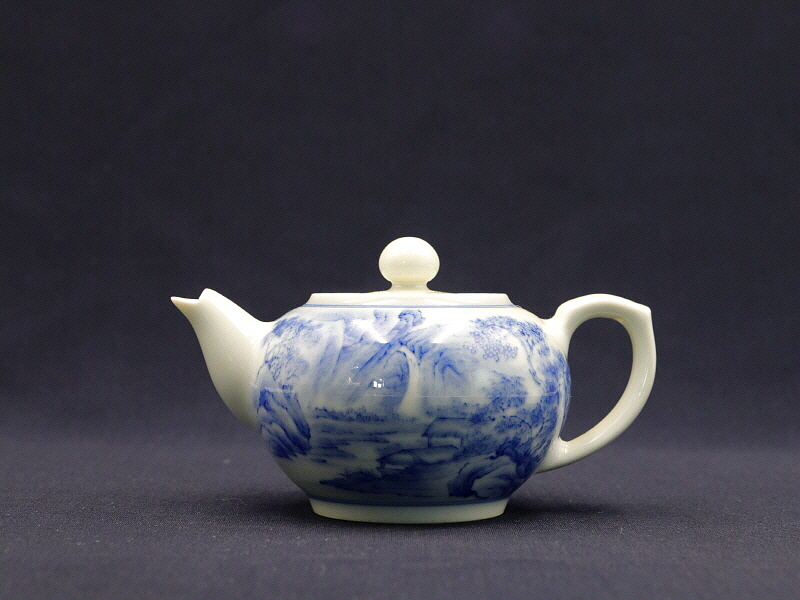 73. 청화 산수문