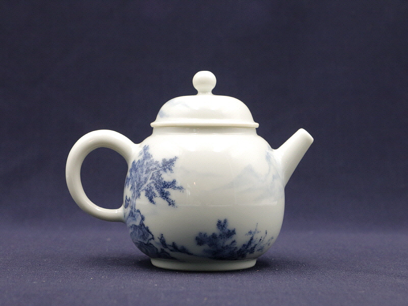 85. 청화 수묵담채산수문