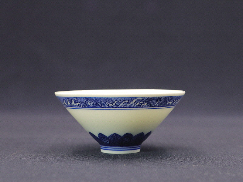 12. 청화 국판문두립배