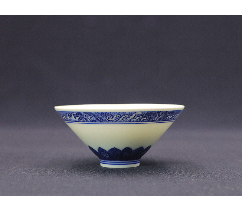 12. 청화 국판문두립배