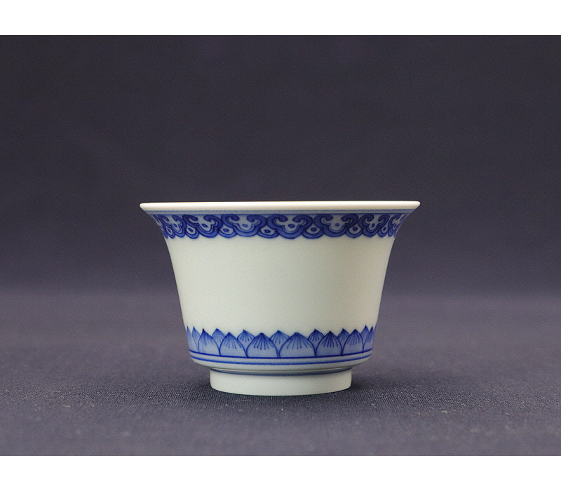 16. 청화 여의연판문