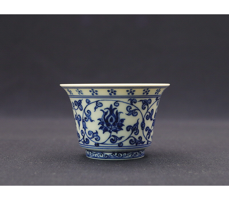 17. 청화 목단전지문