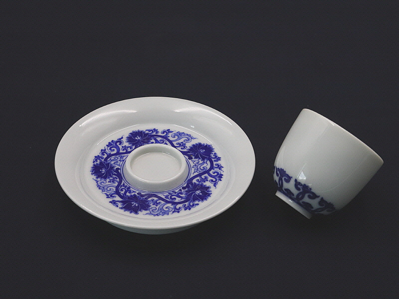 46. 청화 강희연화문잔탁문