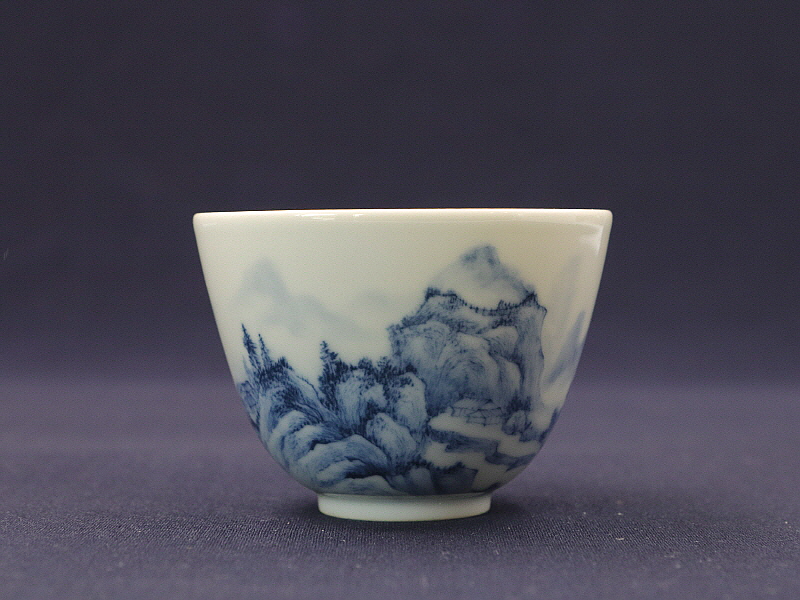 54. 청화 수묵담채산수문