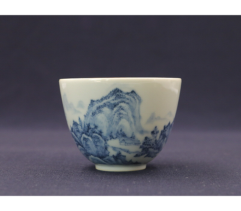 56. 청화 수묵담채산수문