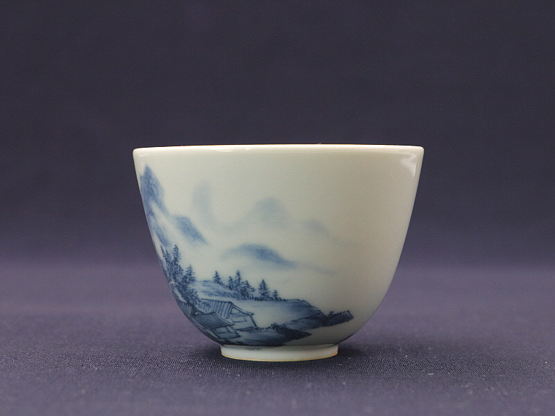 57. 청화 수묵담채산수문