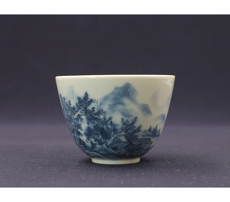 57. 청화 수묵담채산수문