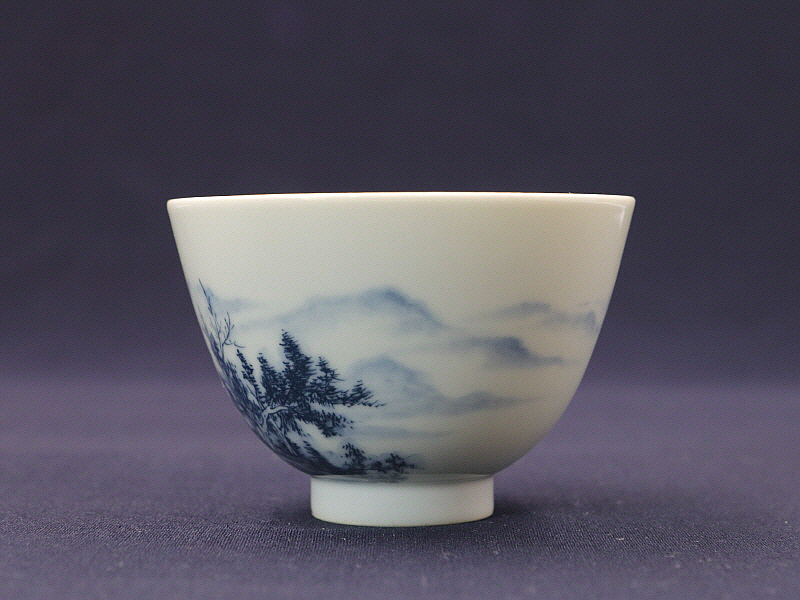 59. 청화 수묵담채산수문주인배