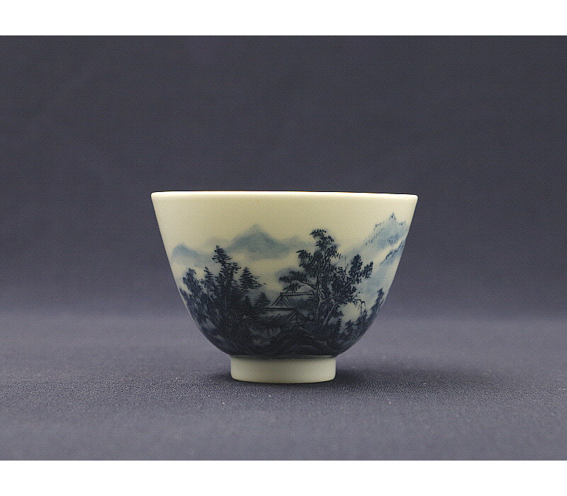 60. 청화 수묵담채산수문