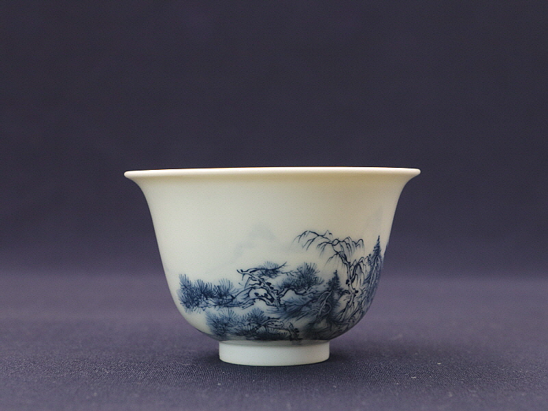 61. 청화 수묵담채산수문주인배