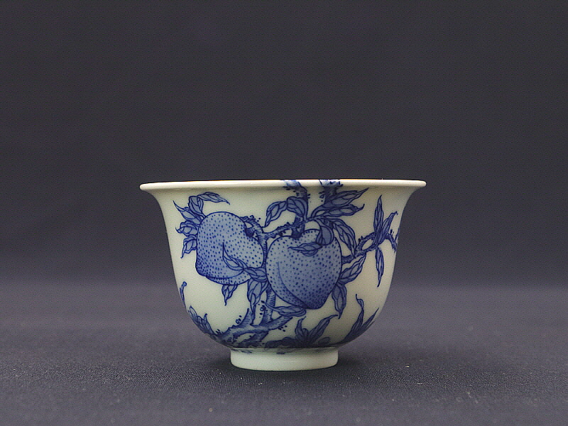 62. 청화 도화문주인배