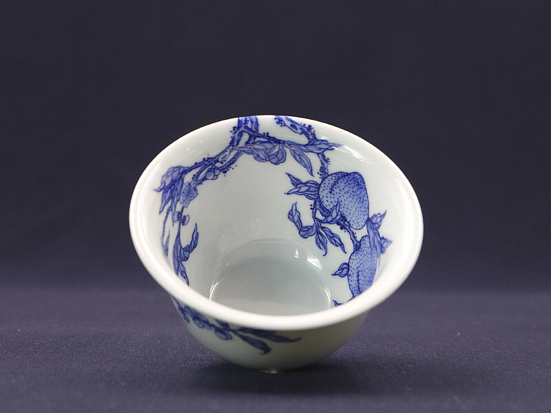 62. 청화 도화문주인배