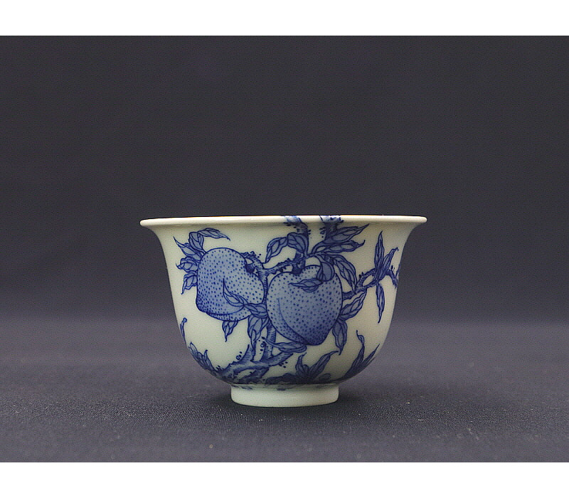 62. 청화 도화문주인배