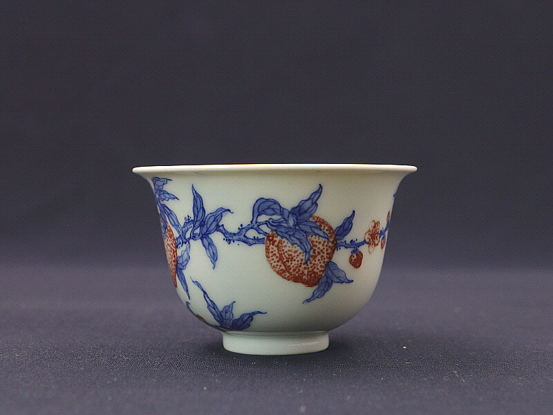 63. 청화유리홍 도화문주인배