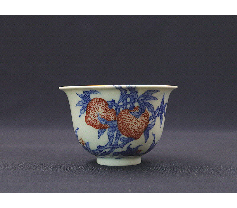 63. 청화유리홍 도화문주인배