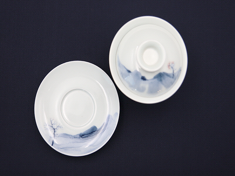 32. 청화유리홍 미가산수문