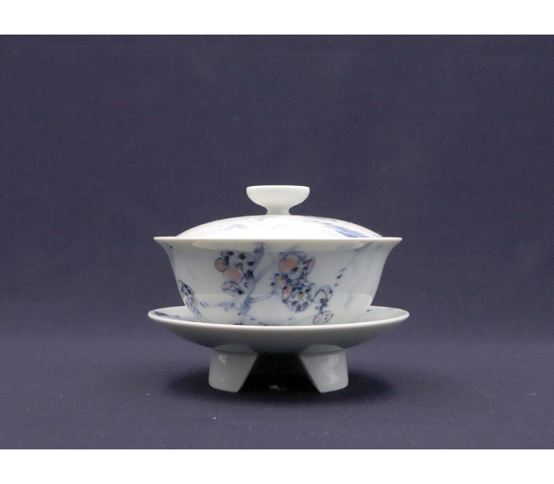 19. 청화유리홍 매문