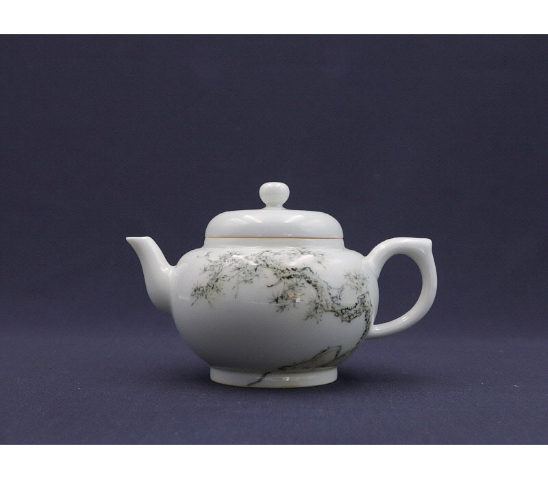 2. 청화유리홍 락은문