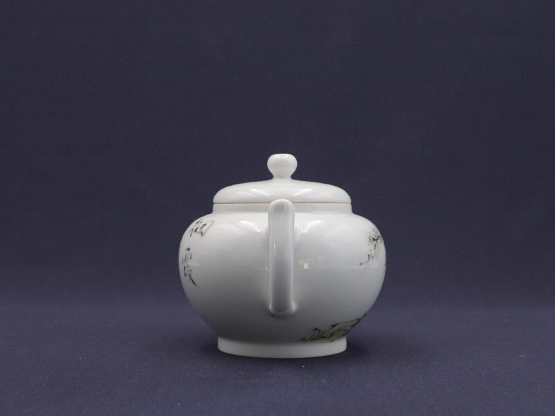 4. 청화유리홍 락은문