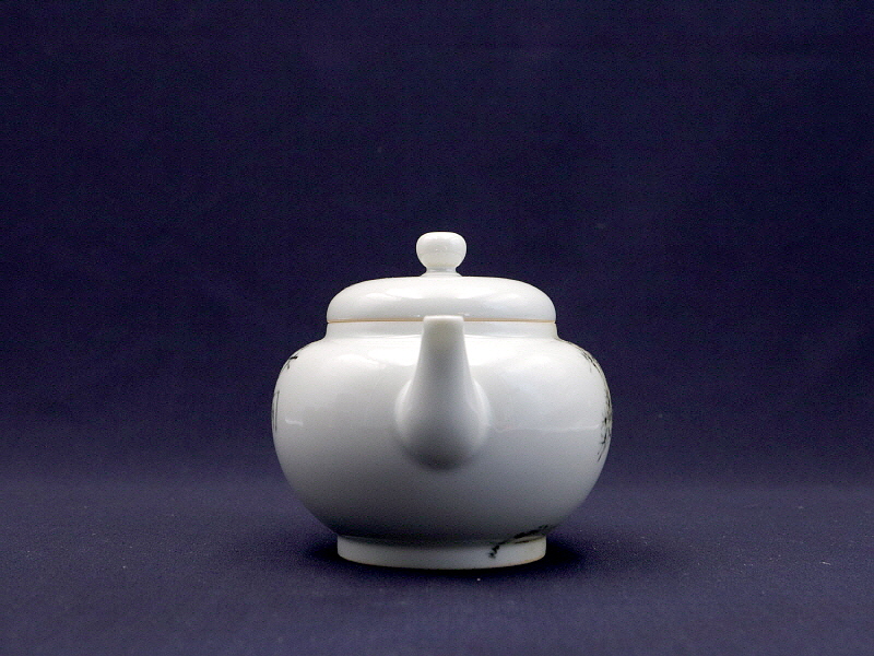 6. 청화유리홍 락은문