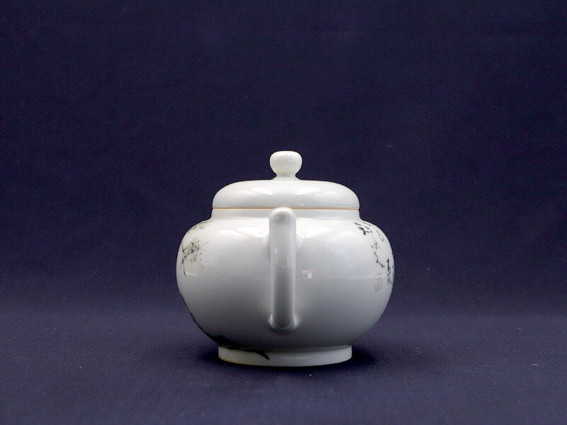 6. 청화유리홍 락은문