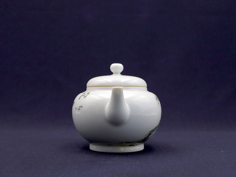 7. 청화유리홍 락은문