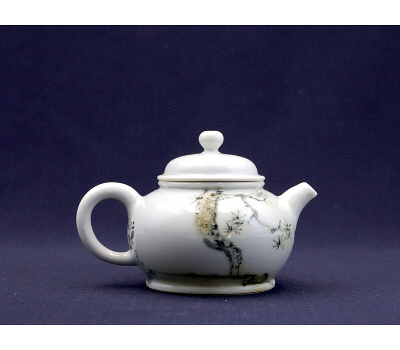 8. 청화유리홍 락은문