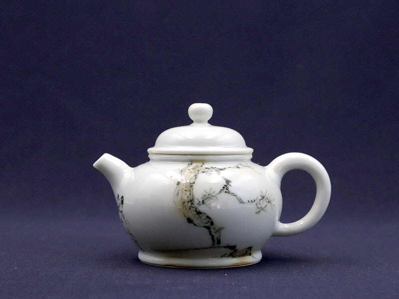 9. 청화유리홍 락은문