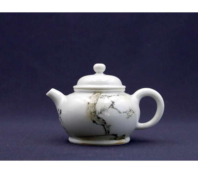 9. 청화유리홍 락은문