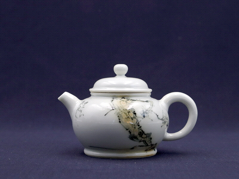 19. 청화유리홍 락은문