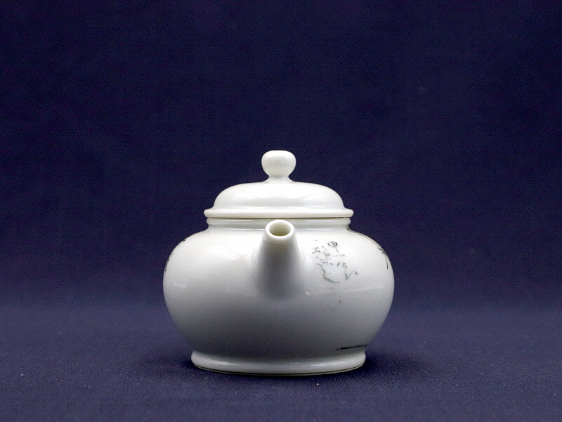 19. 청화유리홍 락은문