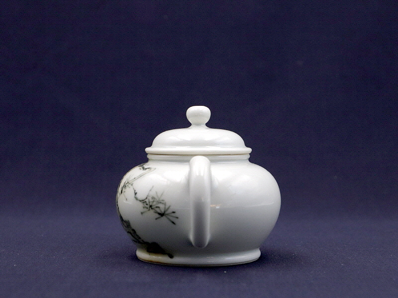 19. 청화유리홍 락은문