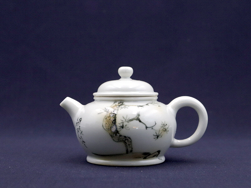 20. 청화유리홍 락은문