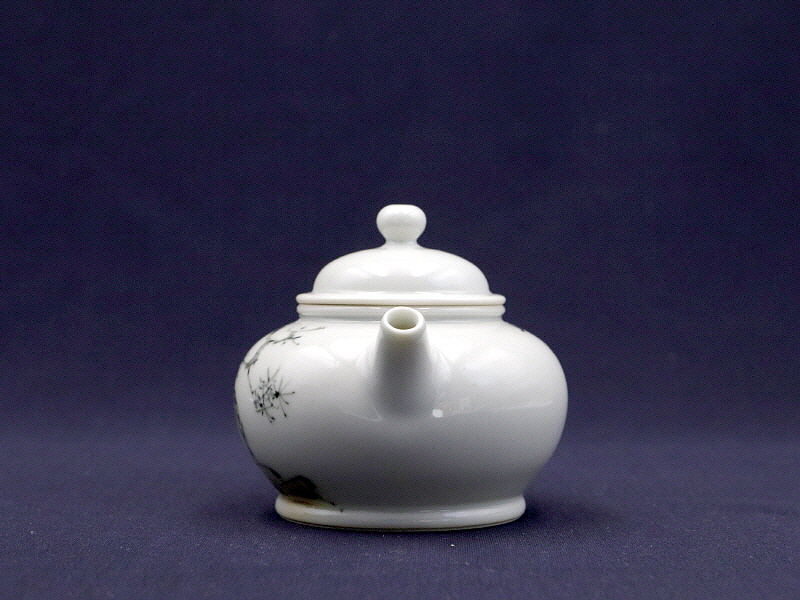 23. 청화유리홍 락은문