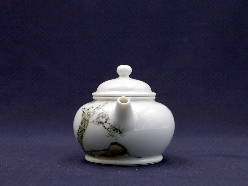 28.청화유리홍 락은문