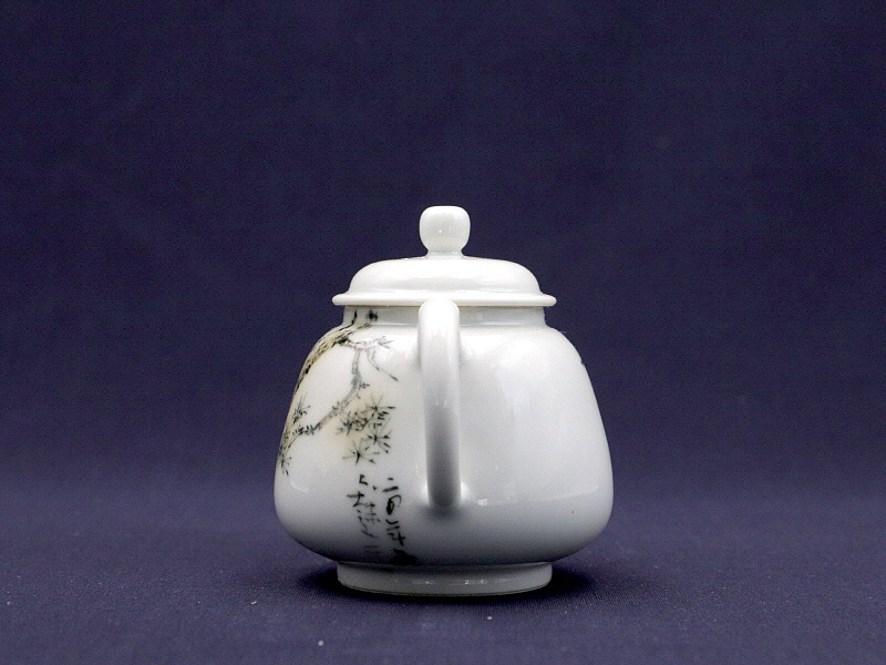 45. 청화유리홍 락은문