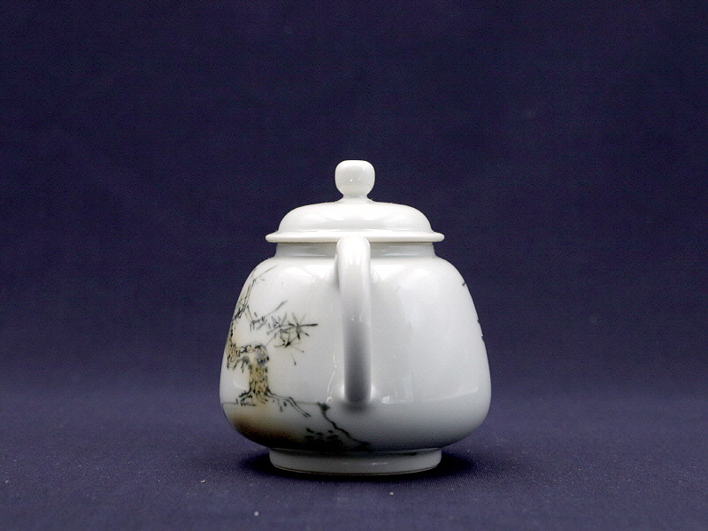 46. 청화유리홍 락은문