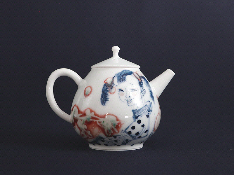 88. 청화유리홍 동자문