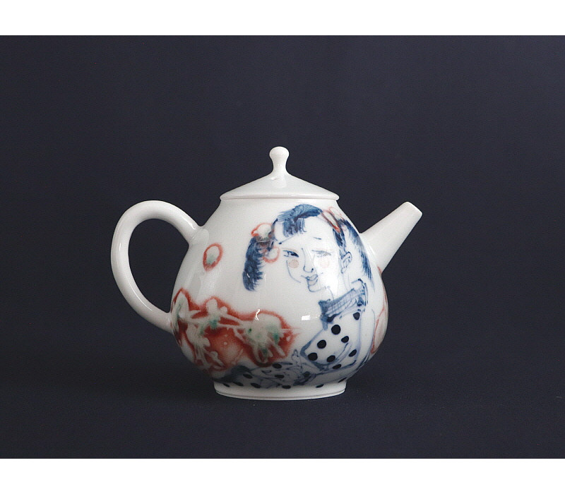 88. 청화유리홍 동자문